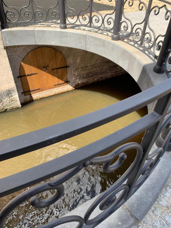 B&B Het Herenhuys Aan De Historische Gracht Van Kollum מראה חיצוני תמונה
