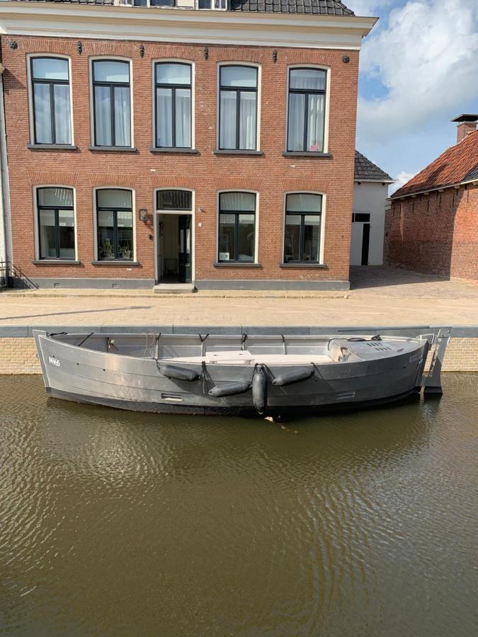 B&B Het Herenhuys Aan De Historische Gracht Van Kollum מראה חיצוני תמונה